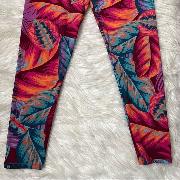 Onzie Lanai Capri Leggings - Picture 7 of 11